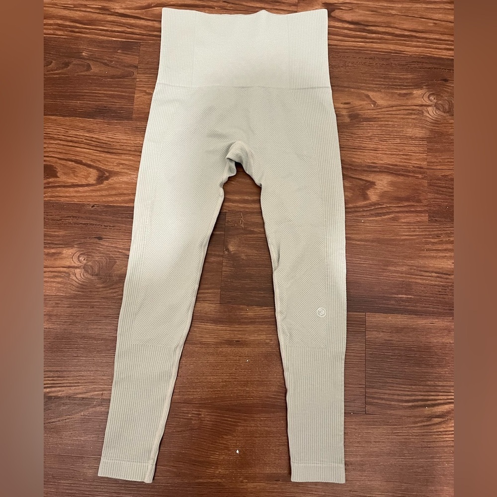 Savvi Textured Compression Leggings Pale Green Size Small